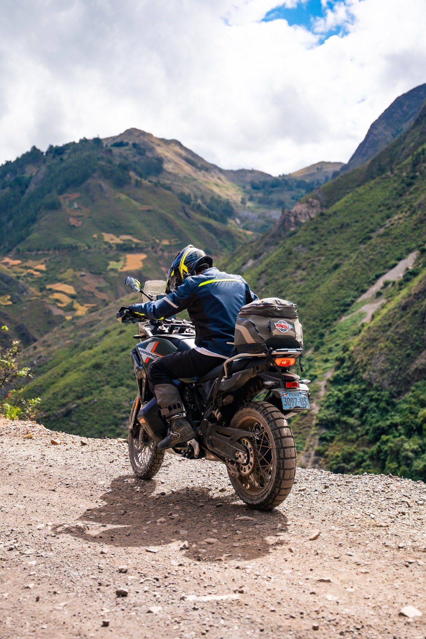 CFMOTO 1000MT-X en ruta